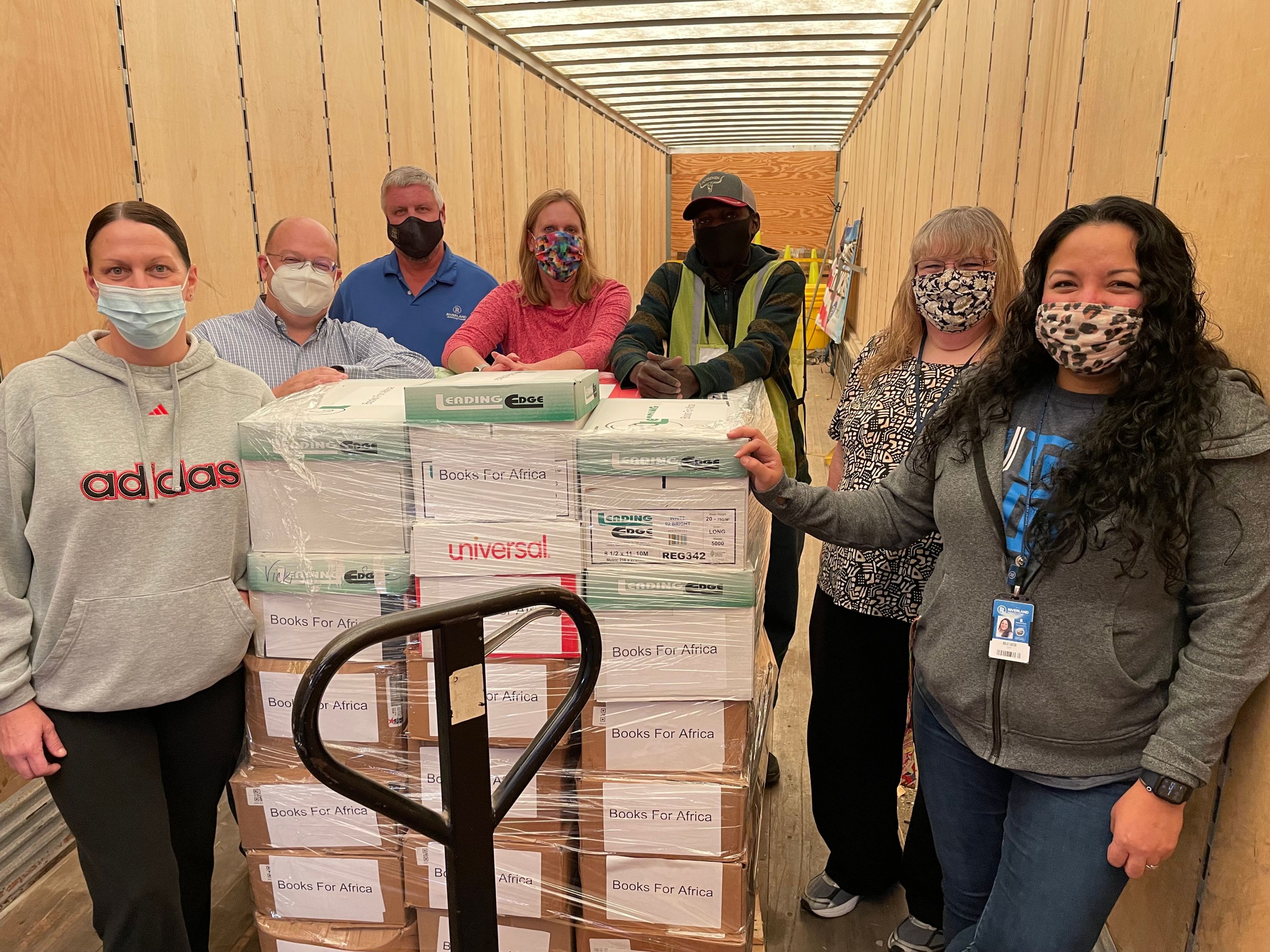 Staff and Faculty loading books image